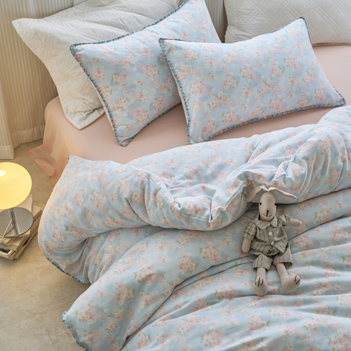 91家纺网 家纺一手货源 找家纺 洋铭区（原狠狠爱） 2025新款全棉彩边双层四件套 紫薇兰花