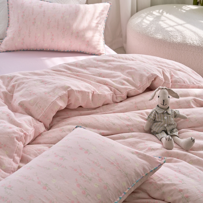 91家纺网 家纺一手货源 找家纺 洋铭区（原狠狠爱） 2025新款全棉彩边双层四件套 清香粉花