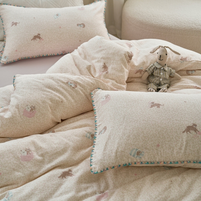 91家纺网 家纺一手货源 找家纺 洋铭区（原狠狠爱） 2025新款全棉彩边双层四件套 小懒猫