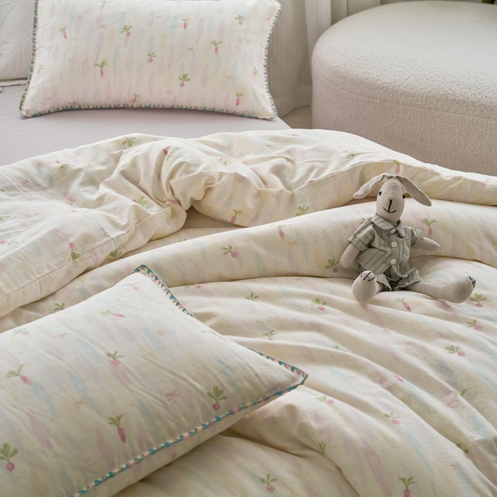 91家纺网 家纺一手货源 找家纺 洋铭区（原狠狠爱） 2025新款全棉彩边双层四件套 甜甜萝卜