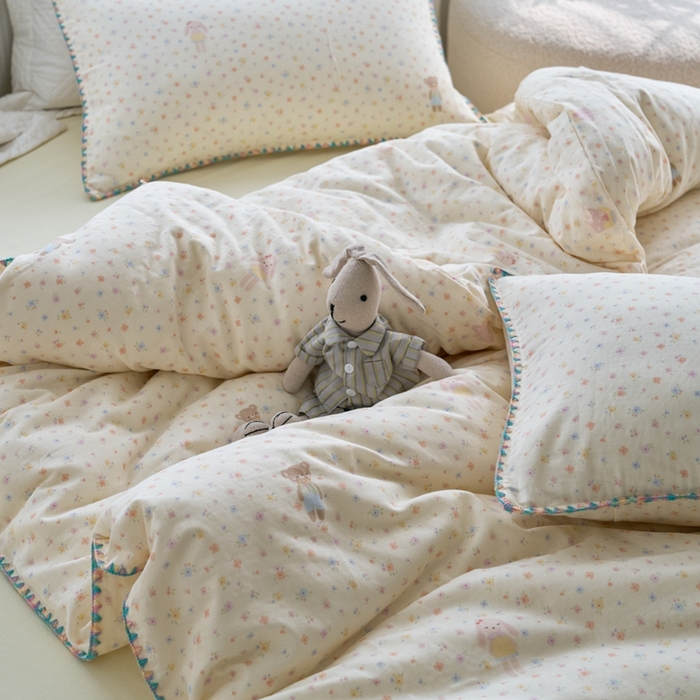 91家纺网 家纺一手货源 找家纺 洋铭区（原狠狠爱） 2025新款全棉彩边双层四件套 小花彩彩