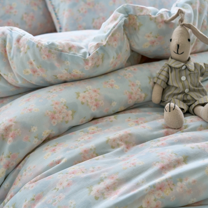 91家纺网 家纺一手货源 找家纺 洋铭区（原狠狠爱） 2025新款全棉彩边双层四件套 紫薇兰花