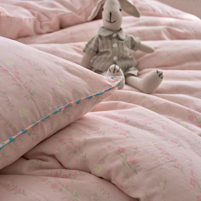 91家纺网 家纺一手货源 找家纺 洋铭区（原狠狠爱） 2025新款全棉彩边双层四件套 清香粉花