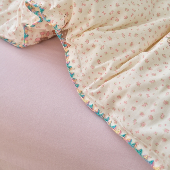 91家纺网 家纺一手货源 找家纺 洋铭区（原狠狠爱） 2025新款全棉彩边双层四件套 拉拉兔