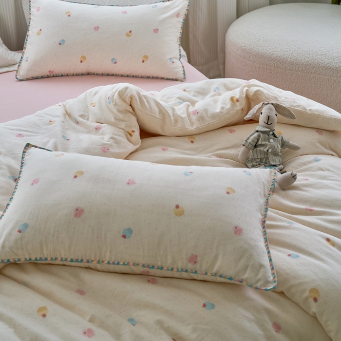 91家纺网 家纺一手货源 找家纺 洋铭区（原狠狠爱） 2025新款全棉彩边双层四件套 小奶糕