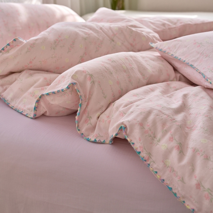 91家纺网 家纺一手货源 找家纺 洋铭区（原狠狠爱） 2025新款全棉彩边双层四件套 清香粉花