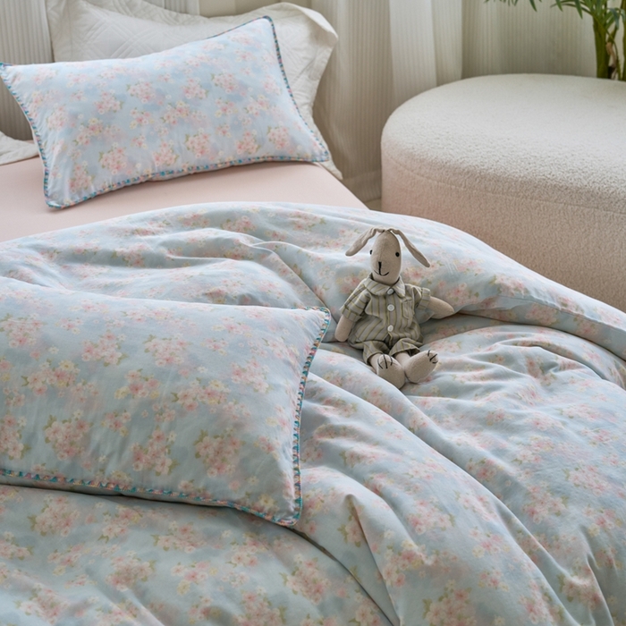 91家纺网 家纺一手货源 找家纺 洋铭区（原狠狠爱） 2025新款全棉彩边双层四件套 紫薇兰花