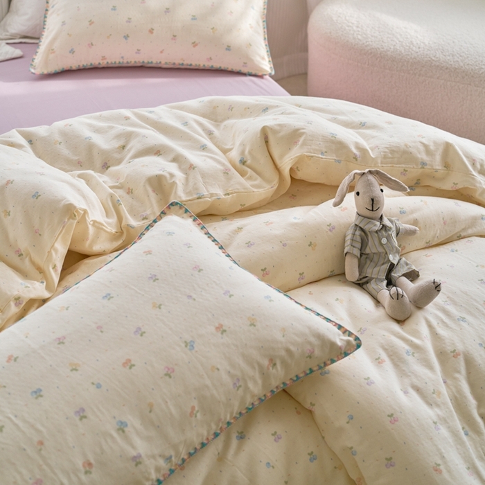 91家纺网 家纺一手货源 找家纺 洋铭区（原狠狠爱） 2025新款全棉彩边双层四件套 多彩樱桃