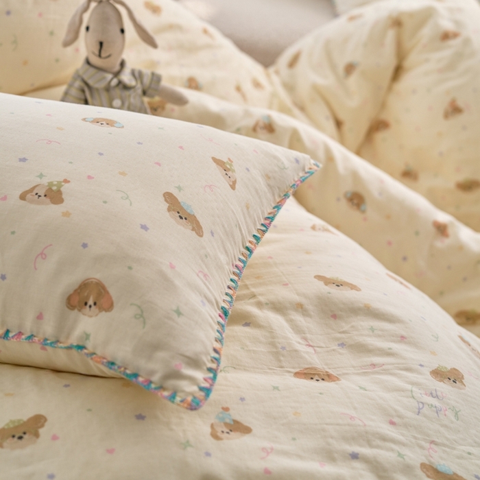 91家纺网 家纺一手货源 找家纺 洋铭区（原狠狠爱） 2025新款全棉彩边双层四件套 呼呼小熊