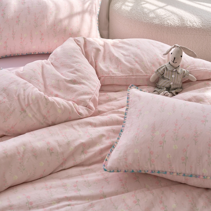 91家纺网 家纺一手货源 找家纺 洋铭区（原狠狠爱） 2025新款全棉彩边双层四件套 清香粉花