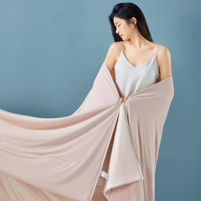 91家纺网 家纺一手货源 找家纺 玛德琳 2025新款冷暖深睡控温夏被 橘雾粉