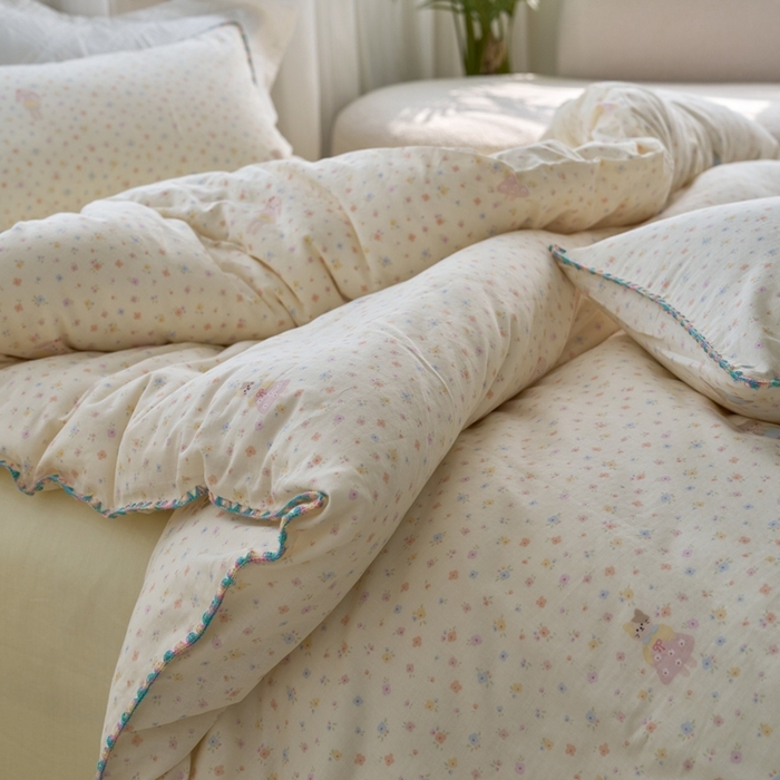 91家纺网 家纺一手货源 找家纺 洋铭区（原狠狠爱） 2025新款全棉彩边双层四件套 小花彩彩