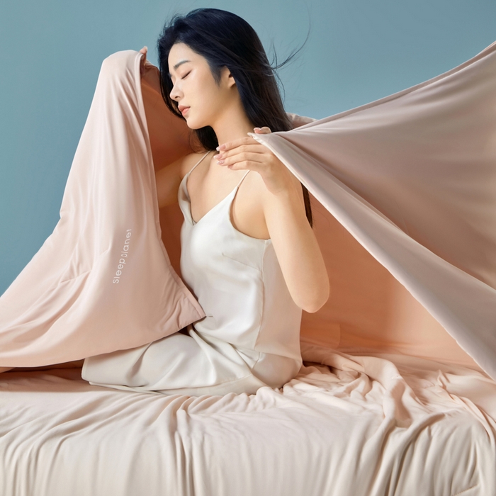 91家纺网 家纺一手货源 找家纺 玛德琳 2025新款冷暖深睡控温夏被 橘雾粉