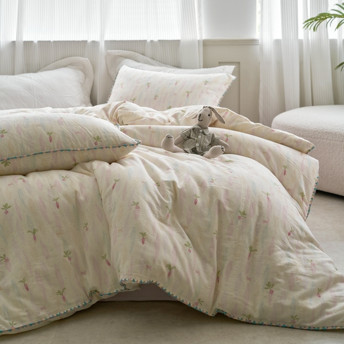 91家纺网 家纺一手货源 找家纺 洋铭区（原狠狠爱） 2025新款全棉彩边双层四件套 甜甜萝卜