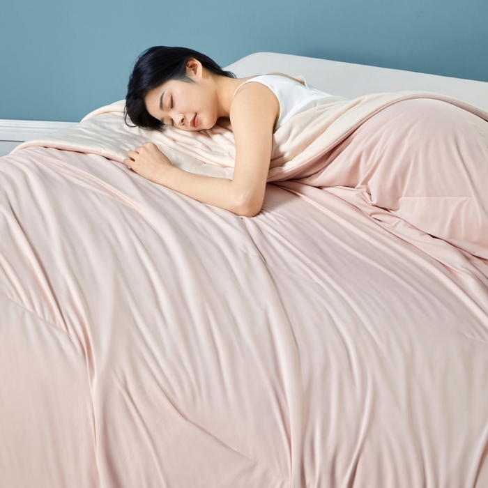 91家纺网 家纺一手货源 找家纺 玛德琳 2025新款冷暖深睡控温夏被 橘雾粉