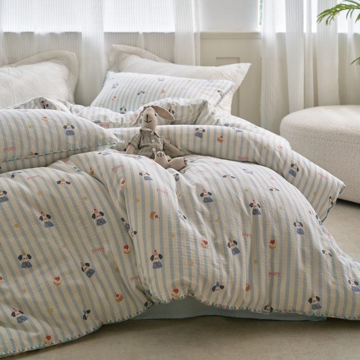 91家纺网 家纺一手货源 找家纺 洋铭区（原狠狠爱） 2025新款全棉彩边双层四件套 可爱娃娃