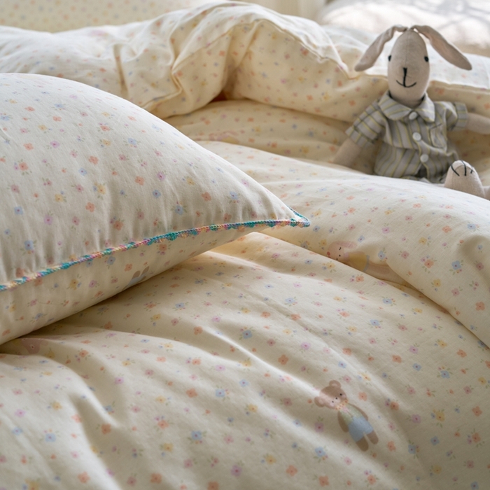 91家纺网 家纺一手货源 找家纺 洋铭区（原狠狠爱） 2025新款全棉彩边双层四件套 小花彩彩