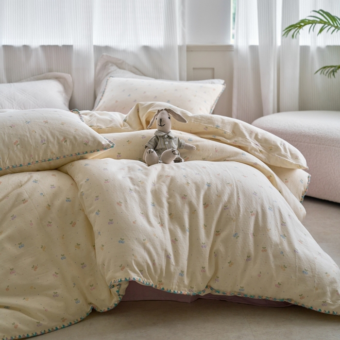 91家纺网 家纺一手货源 找家纺 洋铭区（原狠狠爱） 2025新款全棉彩边双层四件套 多彩樱桃