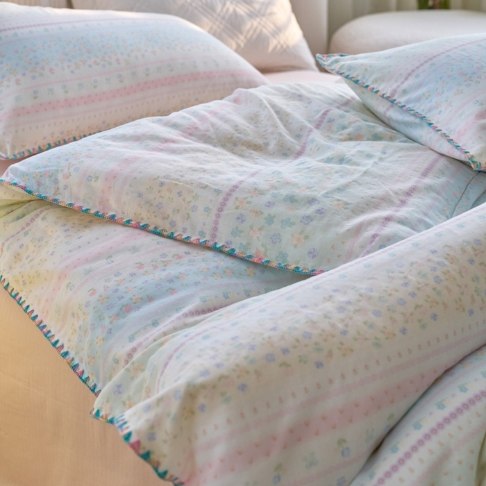 91家纺网 家纺一手货源 找家纺 洋铭区（原狠狠爱） 2025新款全棉彩边双层四件套 满园春色