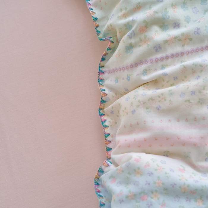 91家纺网 家纺一手货源 找家纺 洋铭区（原狠狠爱） 2025新款全棉彩边双层四件套 满园春色