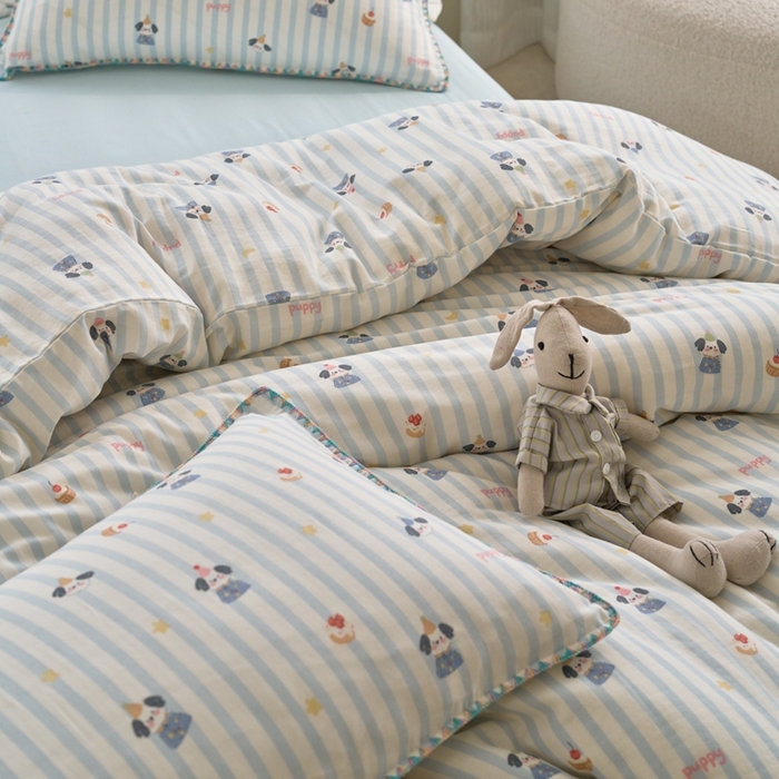 91家纺网 家纺一手货源 找家纺 洋铭区（原狠狠爱） 2025新款全棉彩边双层四件套 可爱娃娃