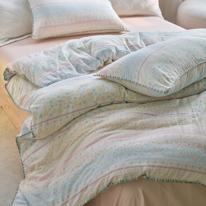 91家纺网 家纺一手货源 找家纺 洋铭区（原狠狠爱） 2025新款全棉彩边双层四件套 满园春色