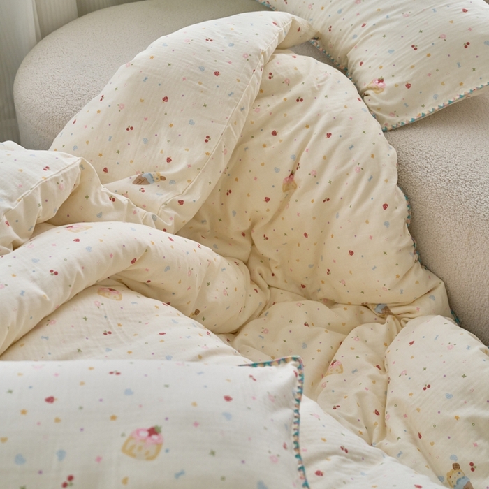 91家纺网 家纺一手货源 找家纺 洋铭区（原狠狠爱） 2025新款全棉彩边双层四件套 甜筒屋