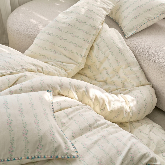 91家纺网 家纺一手货源 找家纺 洋铭区（原狠狠爱） 2025新款全棉彩边双层四件套 暖阳花束