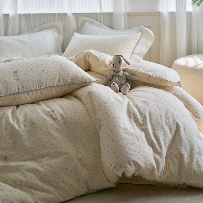 91家纺网 家纺一手货源 找家纺 洋铭区（原狠狠爱） 2025新款全棉彩边双层四件套 小花彩彩