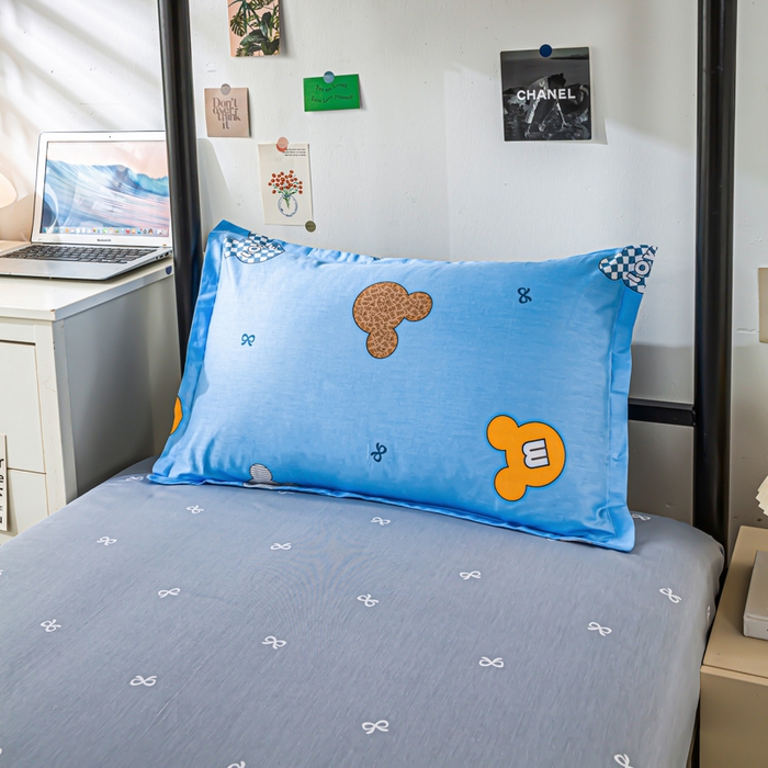 91家纺网 家纺一手货源 找家纺 上学郎家居 2025新款全棉13372学生三件套100棉单人床纯棉六件套学生宿舍床上用品 奇趣拾光-蓝