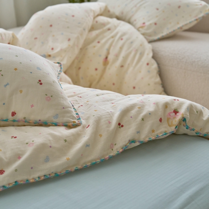 91家纺网 家纺一手货源 找家纺 洋铭区（原狠狠爱） 2025新款全棉彩边双层四件套 甜筒屋