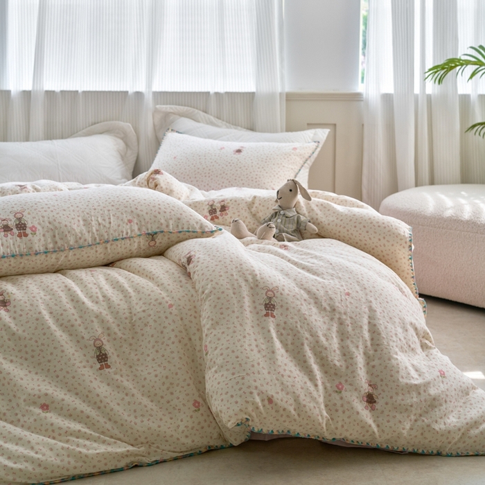 91家纺网 家纺一手货源 找家纺 洋铭区（原狠狠爱） 2025新款全棉彩边双层四件套 拉拉兔