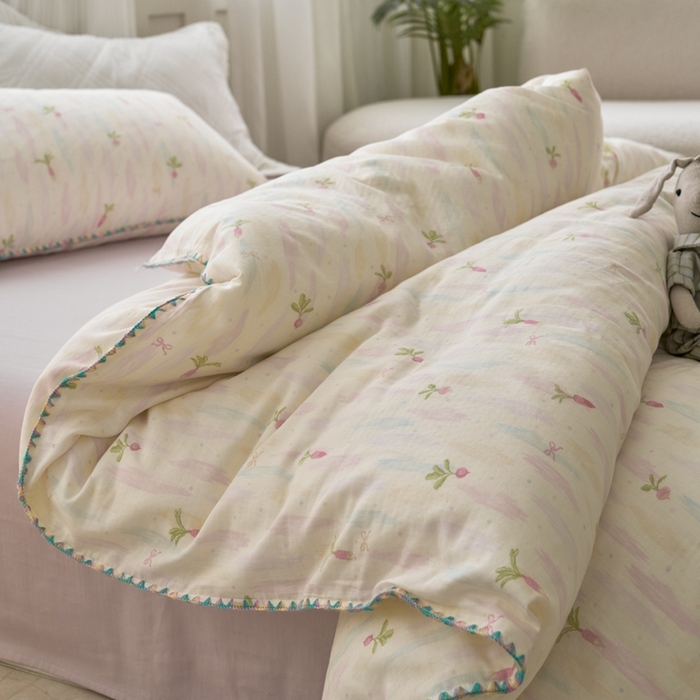 91家纺网 家纺一手货源 找家纺 洋铭区（原狠狠爱） 2025新款全棉彩边双层四件套 甜甜萝卜