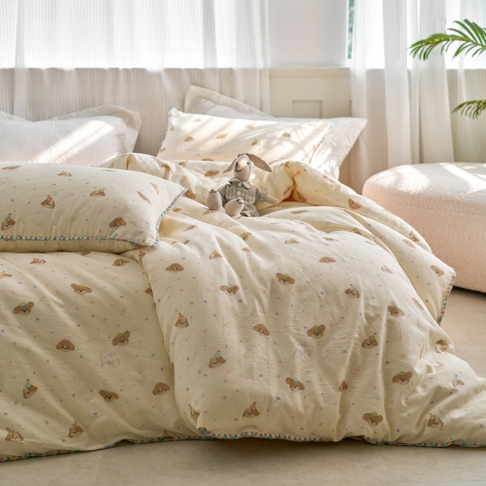 91家纺网 家纺一手货源 找家纺 洋铭区（原狠狠爱） 2025新款全棉彩边双层四件套 呼呼小熊