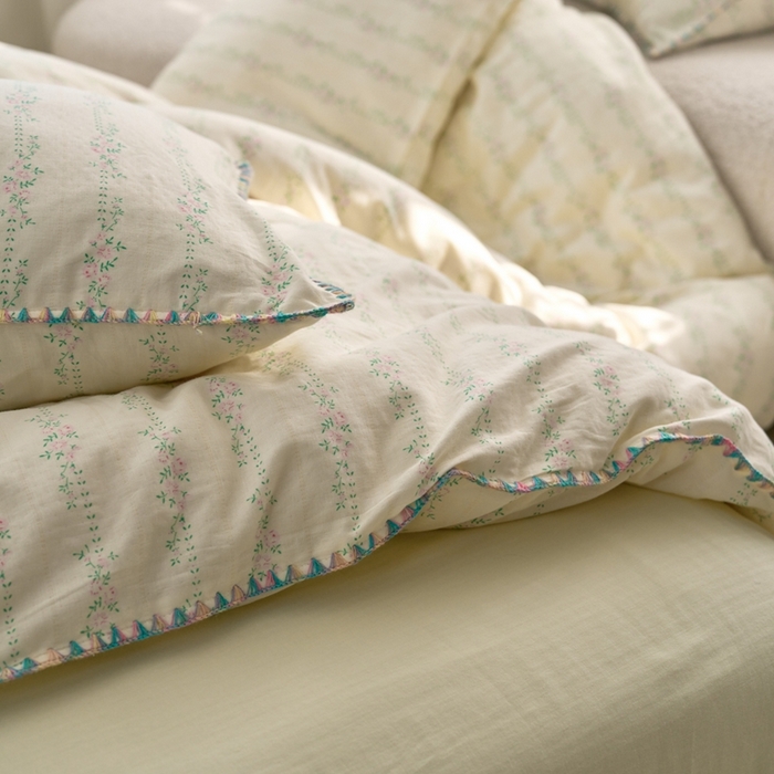 91家纺网 家纺一手货源 找家纺 洋铭区（原狠狠爱） 2025新款全棉彩边双层四件套 暖阳花束