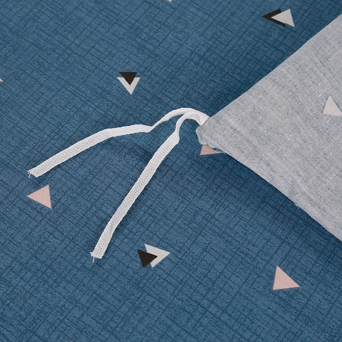 91家纺网 家纺一手货源 找家纺 乐旗家纺 2025新款A类AB版全棉环保印花学生上下铺宿舍三件套六件套 趣味几何