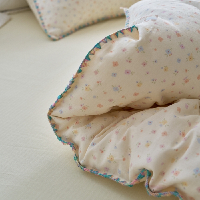 91家纺网 家纺一手货源 找家纺 洋铭区（原狠狠爱） 2025新款全棉彩边双层四件套 小花彩彩