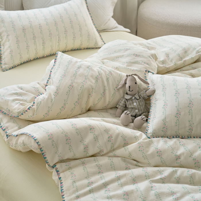 91家纺网 家纺一手货源 找家纺 洋铭区（原狠狠爱） 2025新款全棉彩边双层四件套 暖阳花束