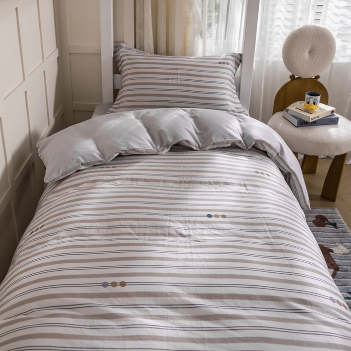 91家纺网 家纺一手货源 找家纺 锦罗绣 2025新款全棉双层纱学生套件三件套 寂羽