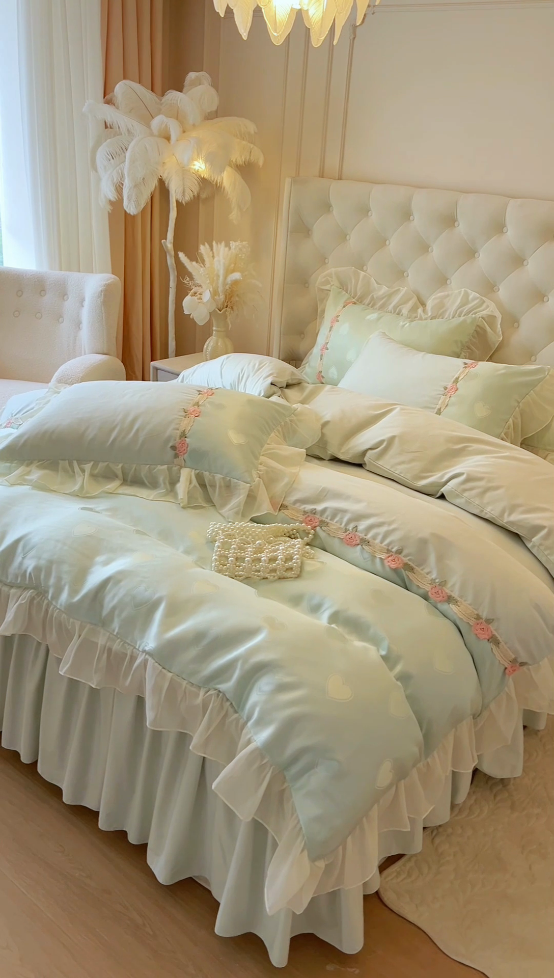 91家纺网 家纺一手货源 找家纺 瑞宝 2025新款法式花边全棉贡缎提花床裙款四件套-梦之语（控价265起） 梦之语-青柠绿