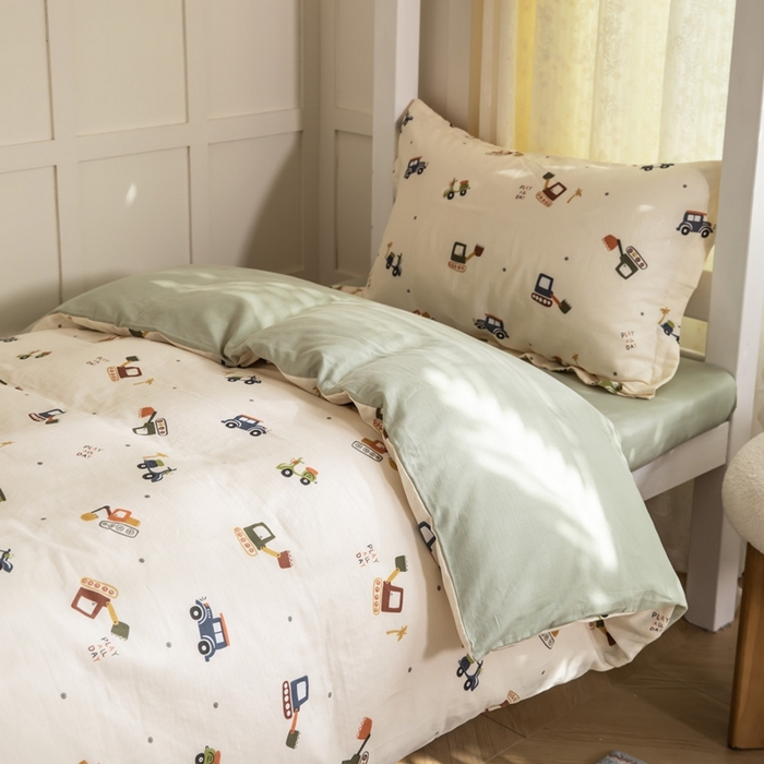 91家纺网 家纺一手货源 找家纺 锦罗绣 2025新款全棉双层纱学生套件三件套 萌趣汽车1