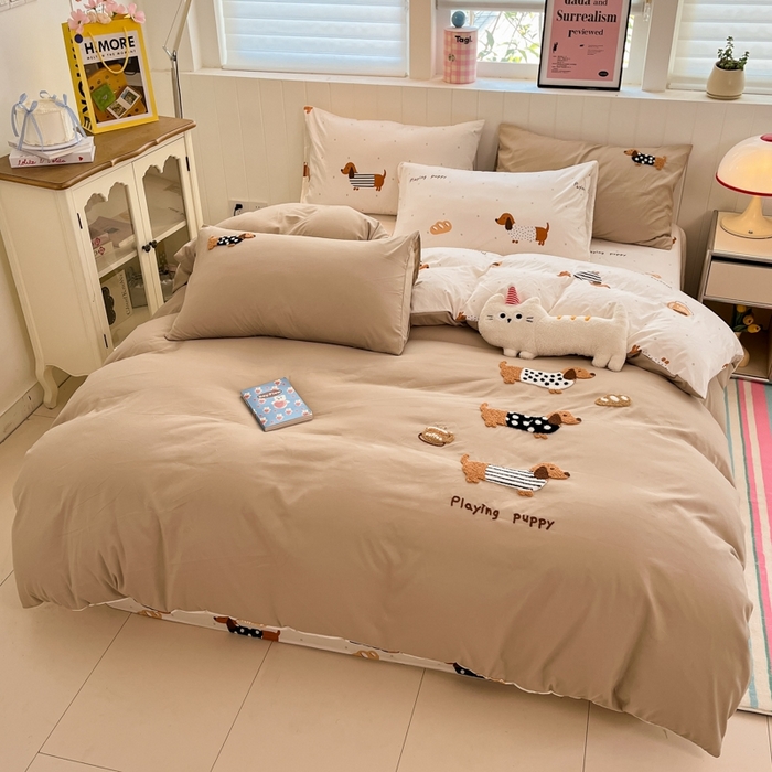 91家纺网 家纺一手货源 找家纺 如一 2025新款A类卡通印加毛巾绣水洗云朵棉四件套（提供买家秀） 腊肠犬