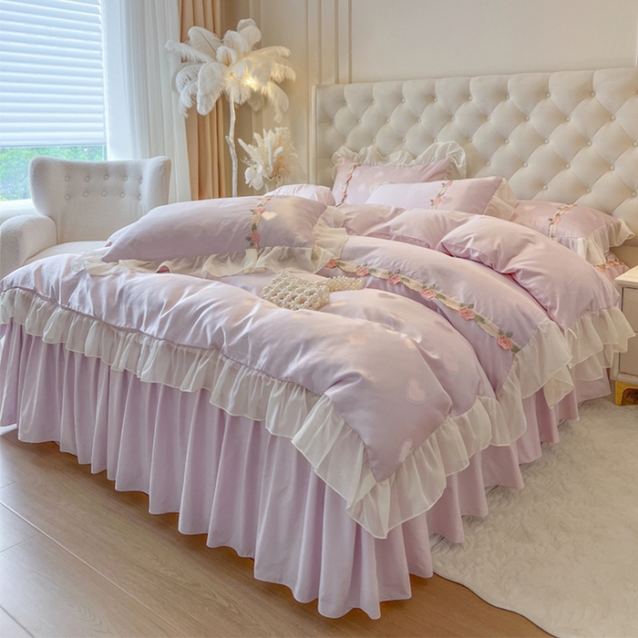 91家纺网 家纺一手货源 找家纺 瑞宝 2025新款法式花边全棉贡缎提花床裙款三件套-梦之语 梦之语-香芋紫