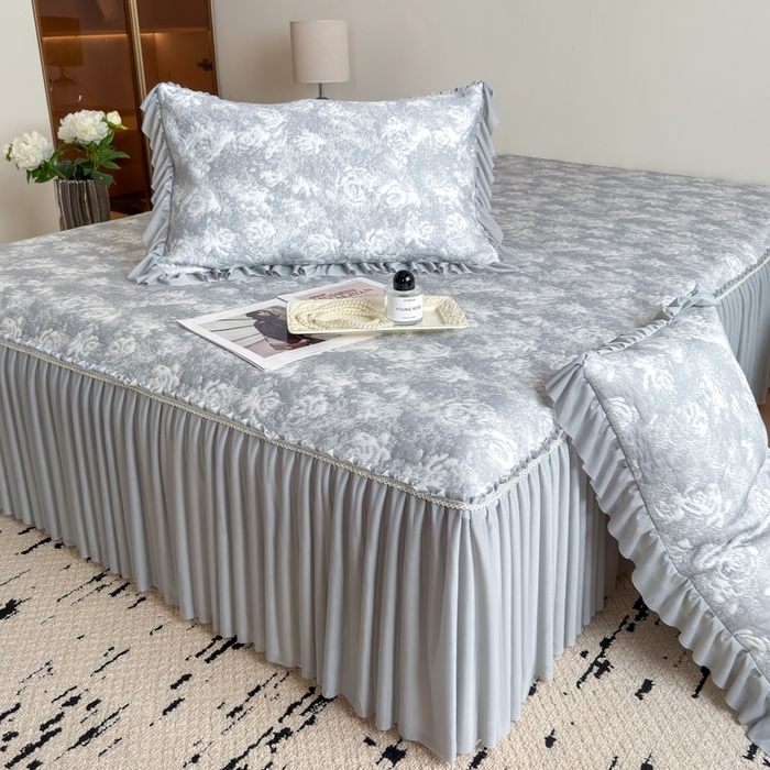 91家纺网 家纺一手货源 找家纺 九花鹿 2025新款PE双面提花床裙冰丝席-莫奈玫瑰 莫奈玫瑰-浅灰