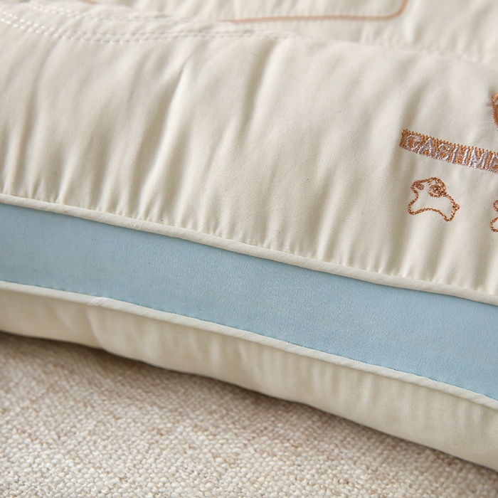 91家纺网 家纺一手货源 找家纺 雅晨枕芯工厂店 2025新款羊绒蛋白护颈枕枕头枕芯 蓝色 48x74cm中枕/只