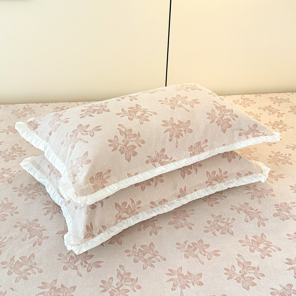 91家纺网 家纺一手货源 找家纺 手艺人家纺 2025新款雪尼尔复合炕盖XK3758-3760√ XK3758粉