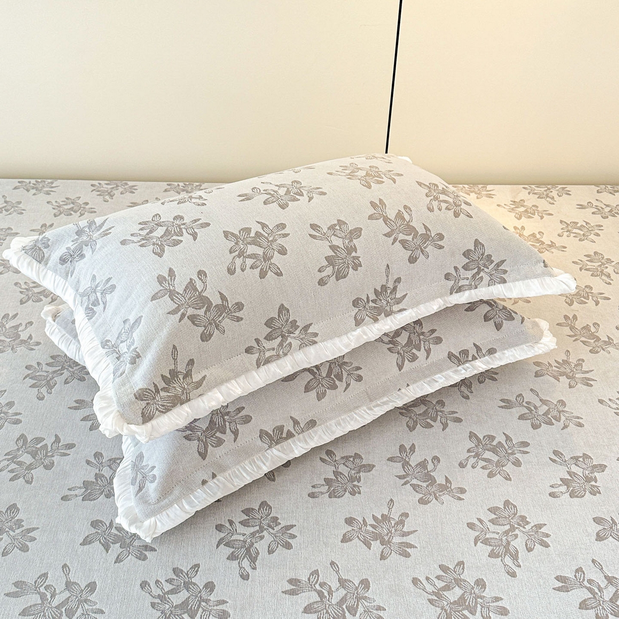 91家纺网 家纺一手货源 找家纺 手艺人家纺 2025新款雪尼尔复合炕盖XK3758-3760√ XK3758灰