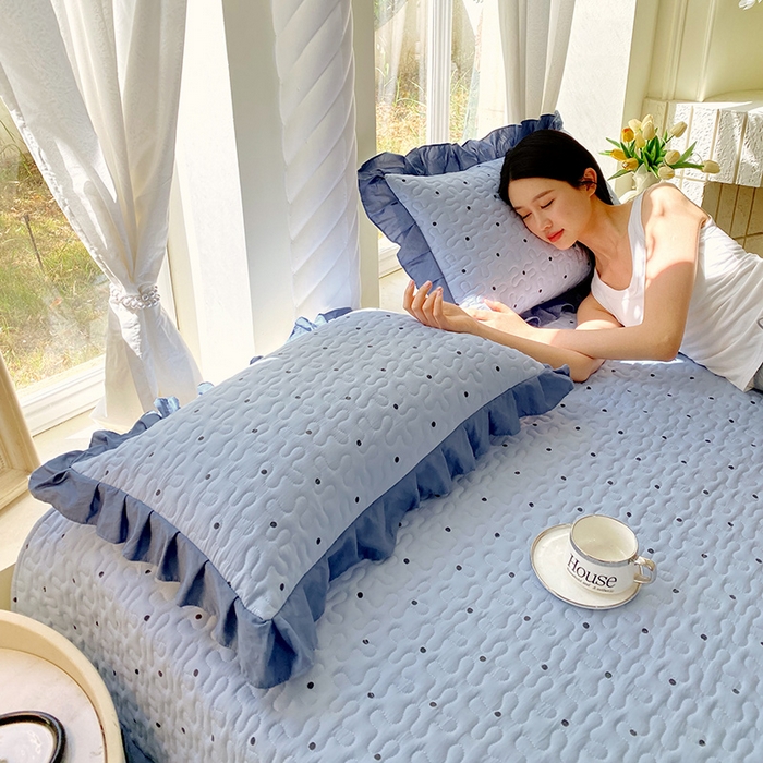 91家纺网 家纺一手货源 找家纺 雨彤家纺2025新款赫本风水洗棉夹棉花边枕套 芋艿波波-兰