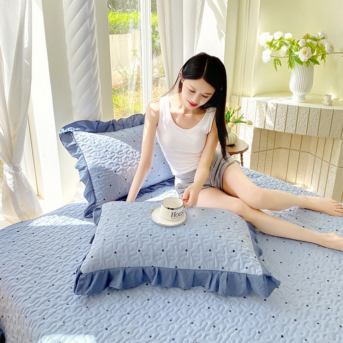 91家纺网 家纺一手货源 找家纺 雨彤家纺2025新款赫本风水洗棉夹棉花边枕套 芋艿波波-兰