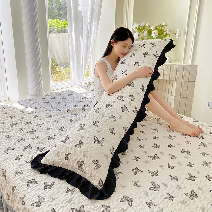 91家纺网 家纺一手货源 找家纺 雨彤家纺2025新款赫本风水洗棉花边夹棉枕套双人款 蝴蝶